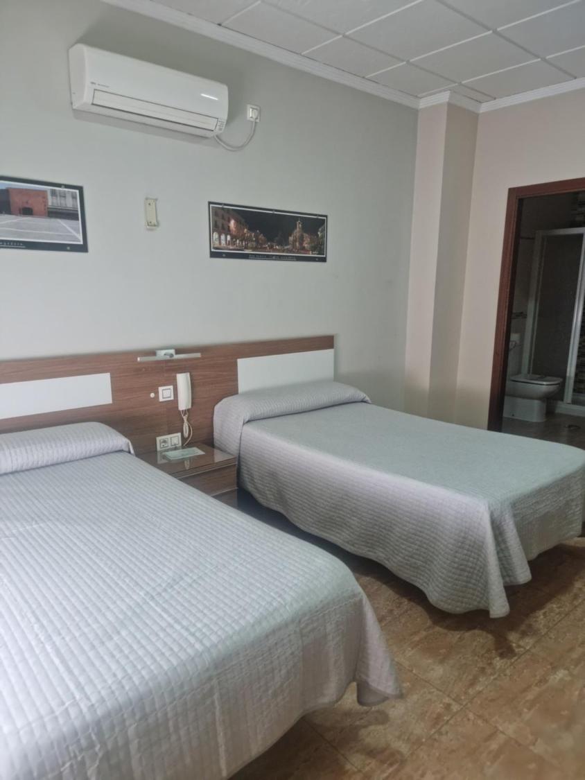 Hostal Restaurante El Paraiso Don Benito Ngoại thất bức ảnh