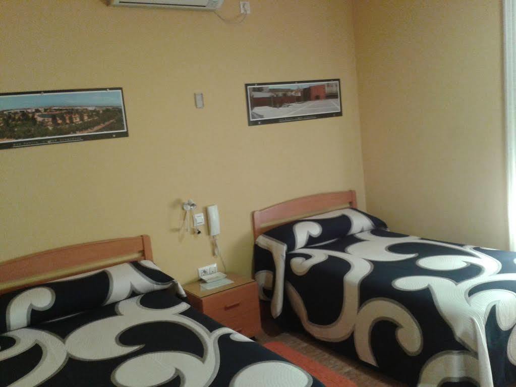 Hostal Restaurante El Paraiso Don Benito Ngoại thất bức ảnh